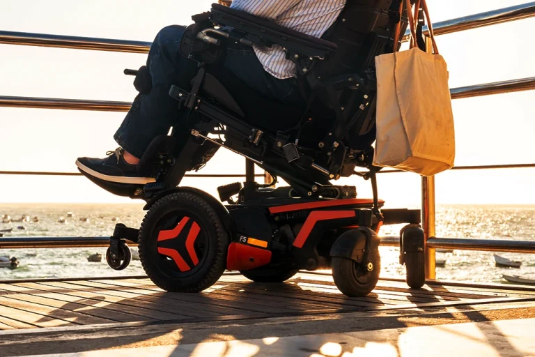 Akülü Tekerlekli Sandalye